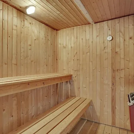 Holiday home Cozy In With Sauna Hals